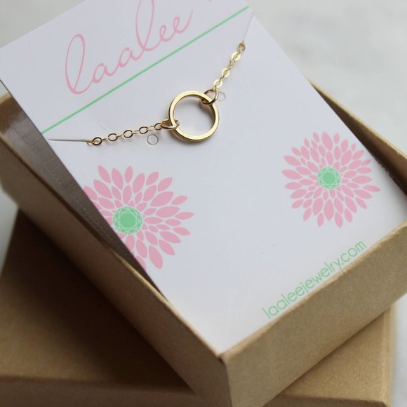 🌼 Minimal Dainty 14k Gold Fill Circle Bracelet 🌼 - Picture 3 of 3